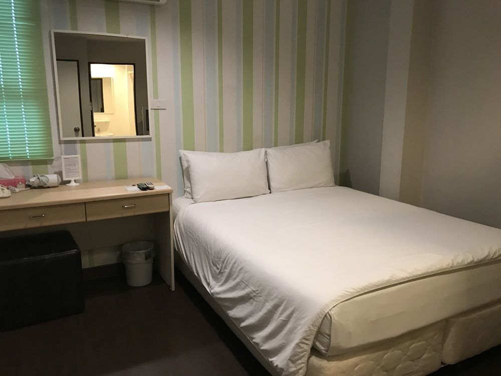 Urban House Hotel Bangkok Ngoại thất bức ảnh