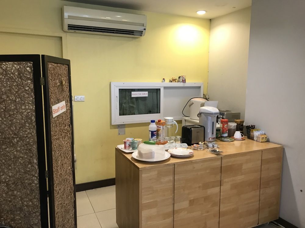 Urban House Hotel Bangkok Ngoại thất bức ảnh