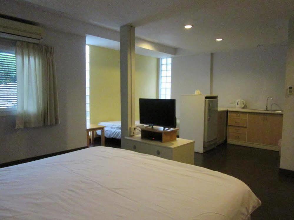 Urban House Hotel Bangkok Ngoại thất bức ảnh