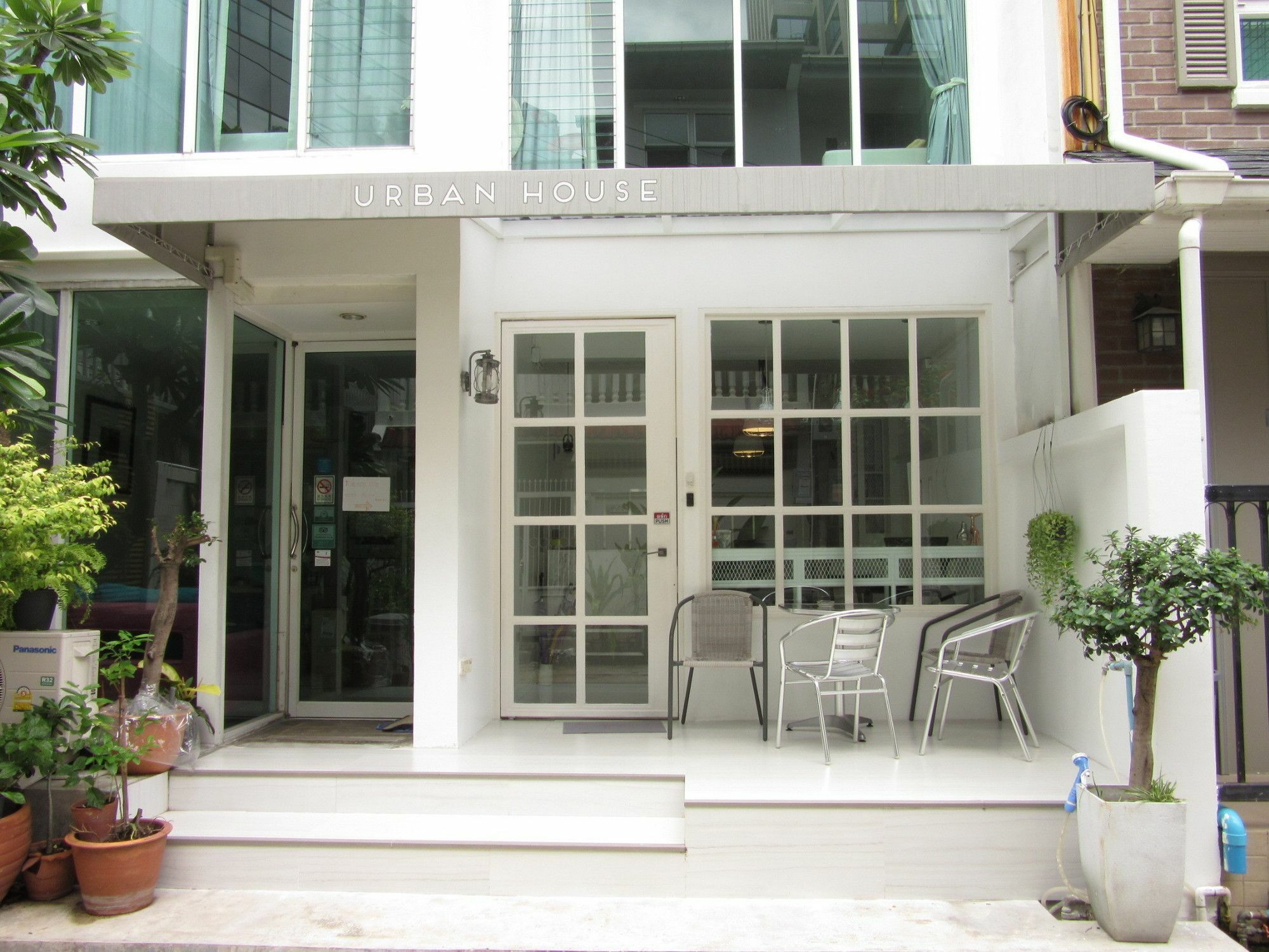 Urban House Hotel Bangkok Ngoại thất bức ảnh