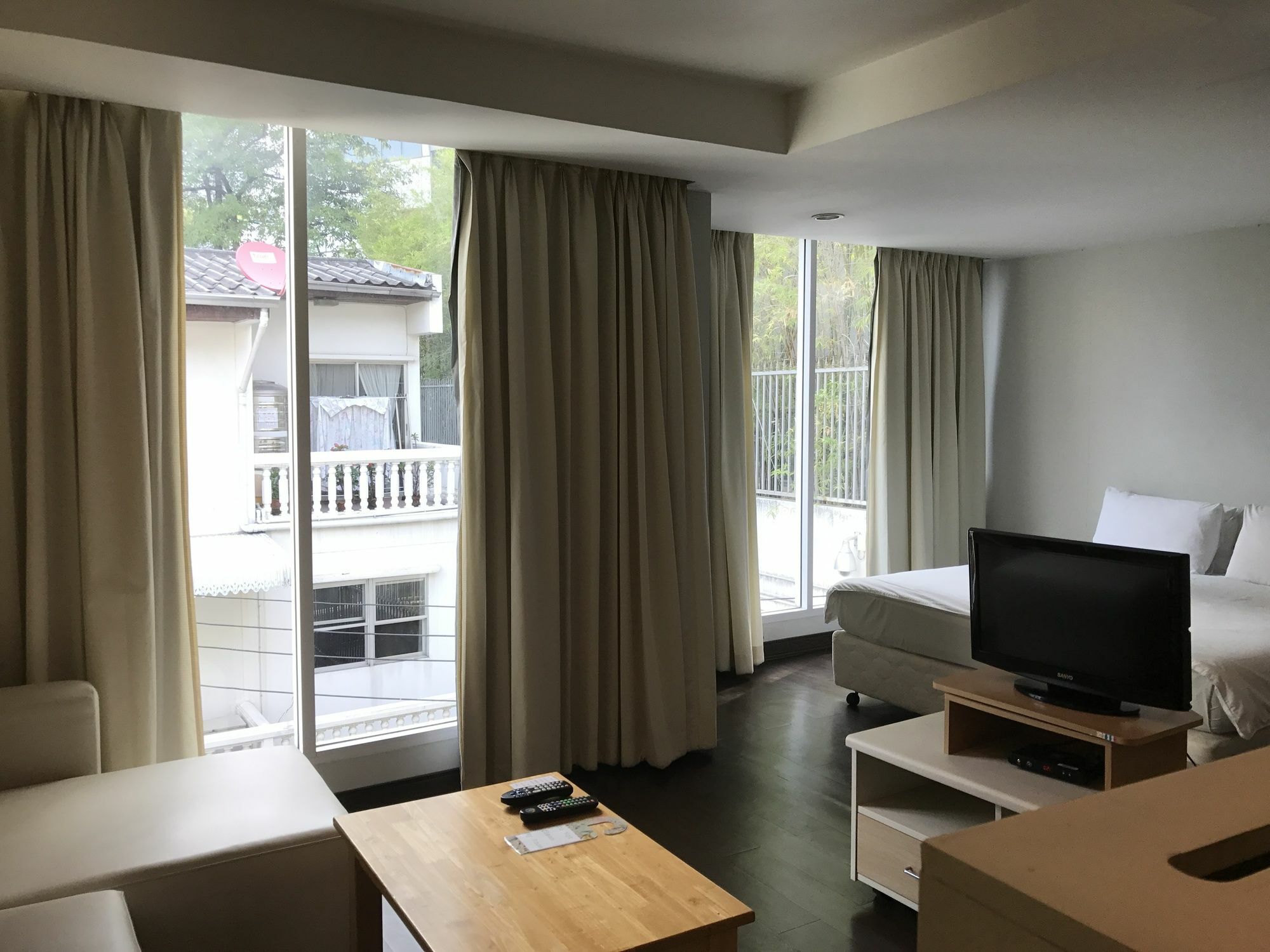 Urban House Hotel Bangkok Ngoại thất bức ảnh