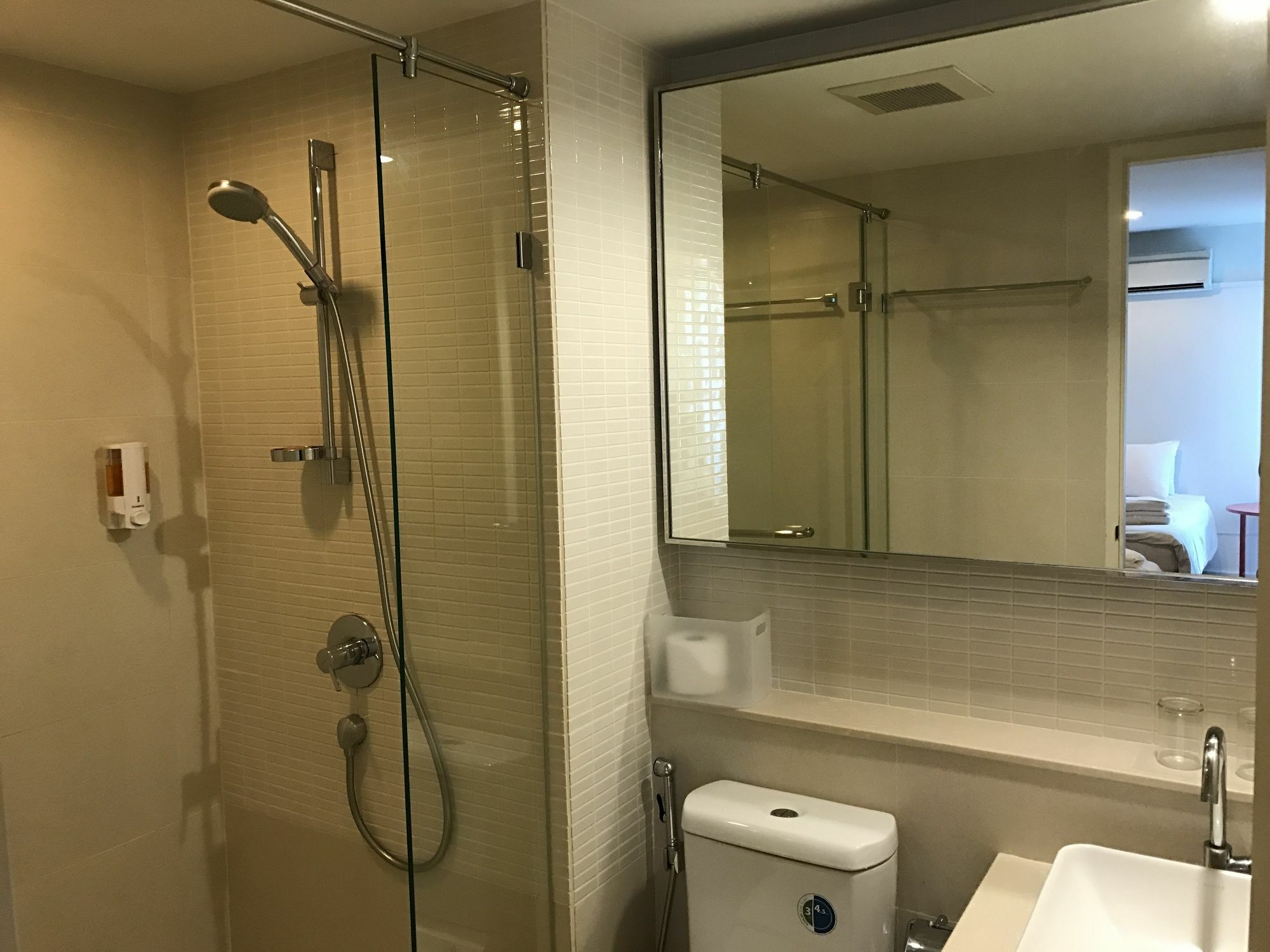Urban House Hotel Bangkok Ngoại thất bức ảnh