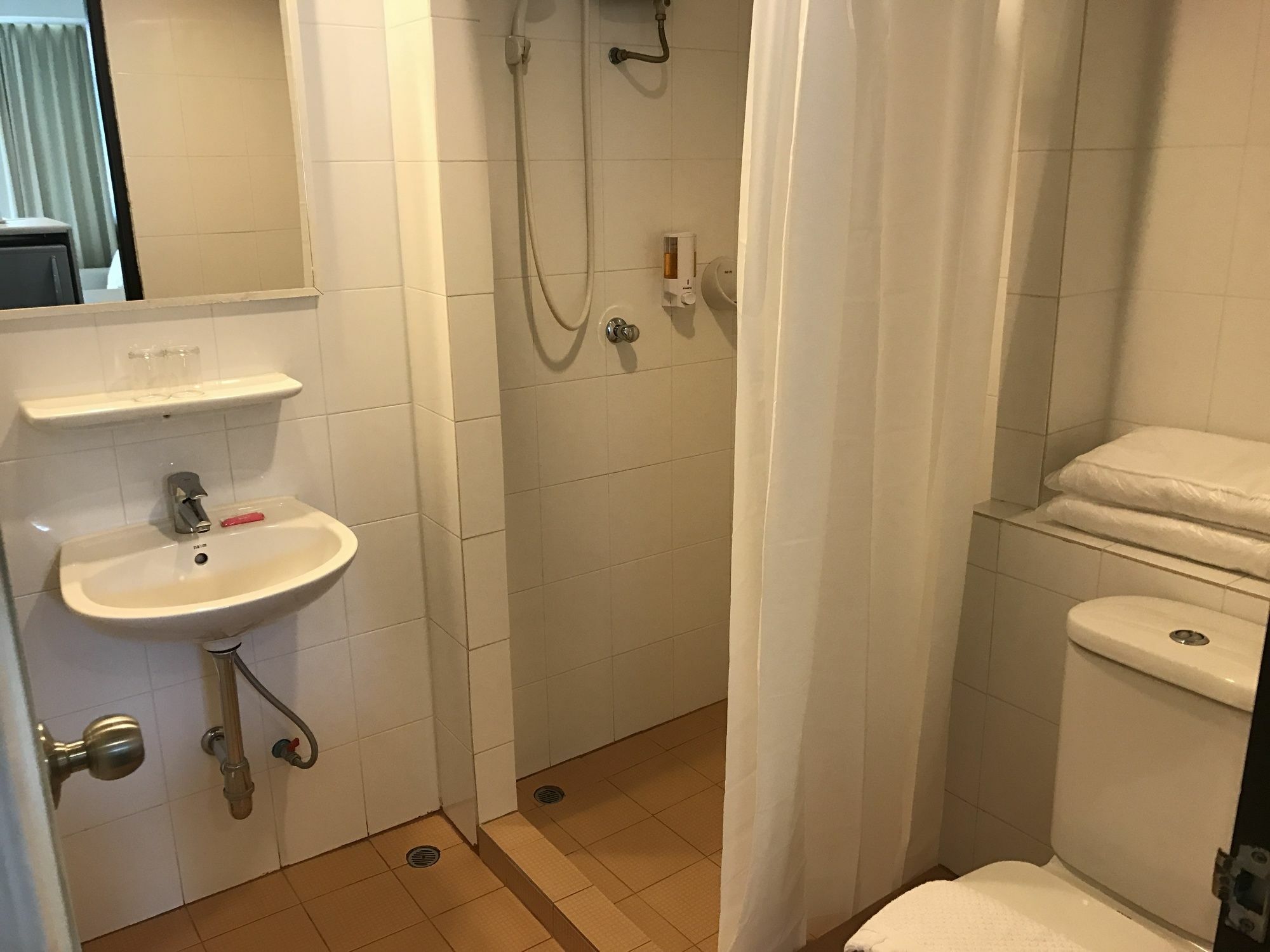 Urban House Hotel Bangkok Ngoại thất bức ảnh