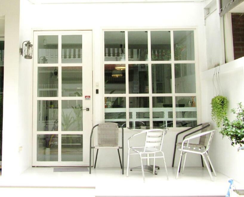 Urban House Hotel Bangkok Ngoại thất bức ảnh