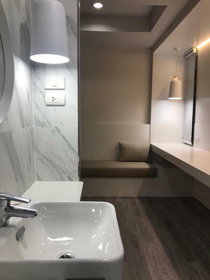 Urban House Hotel Bangkok Ngoại thất bức ảnh